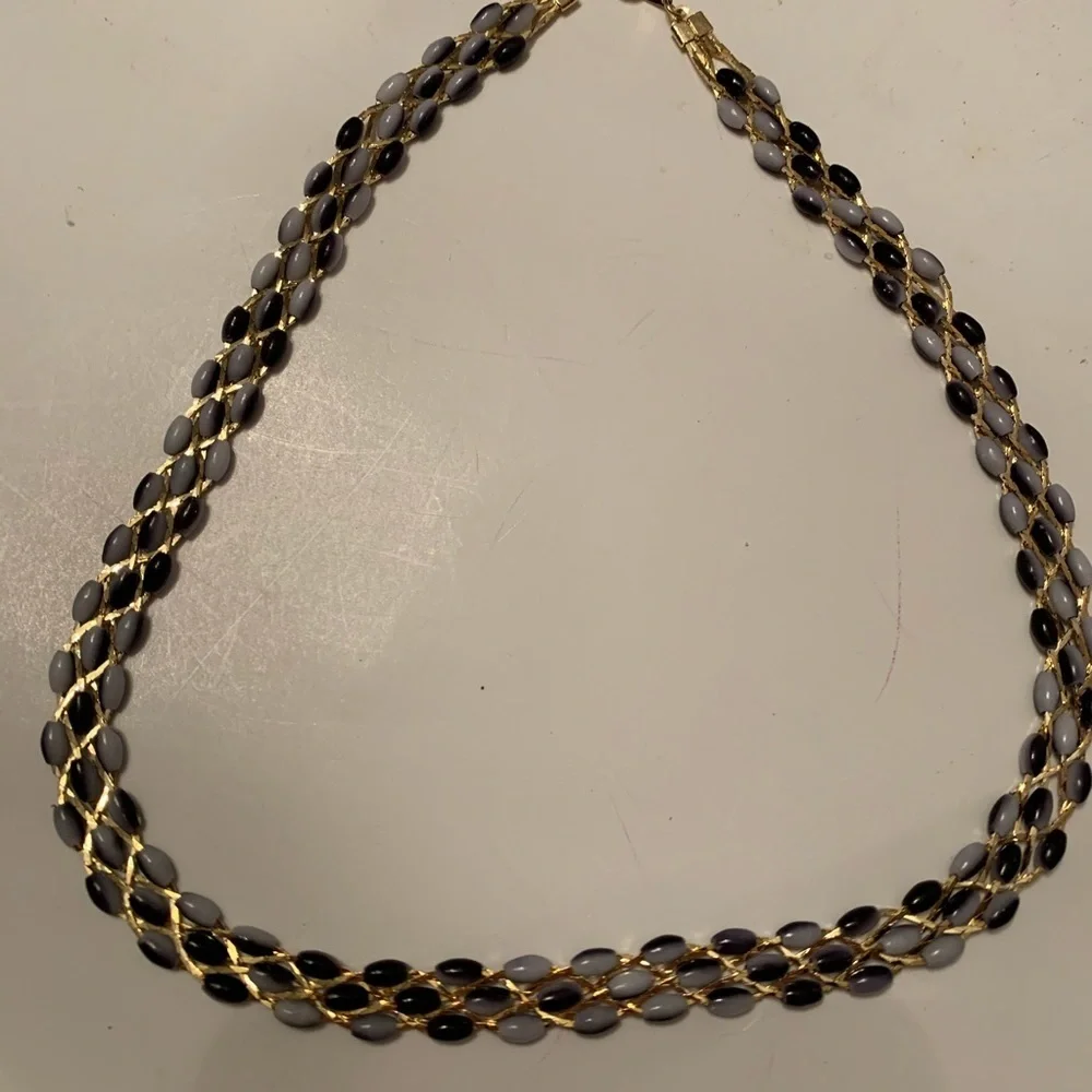 Beautiful 18” necklace in grey, black and gold - Picture 4 of 6